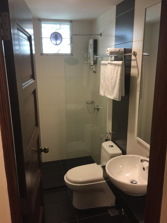 Premierz Hotel Labuan Exterior foto